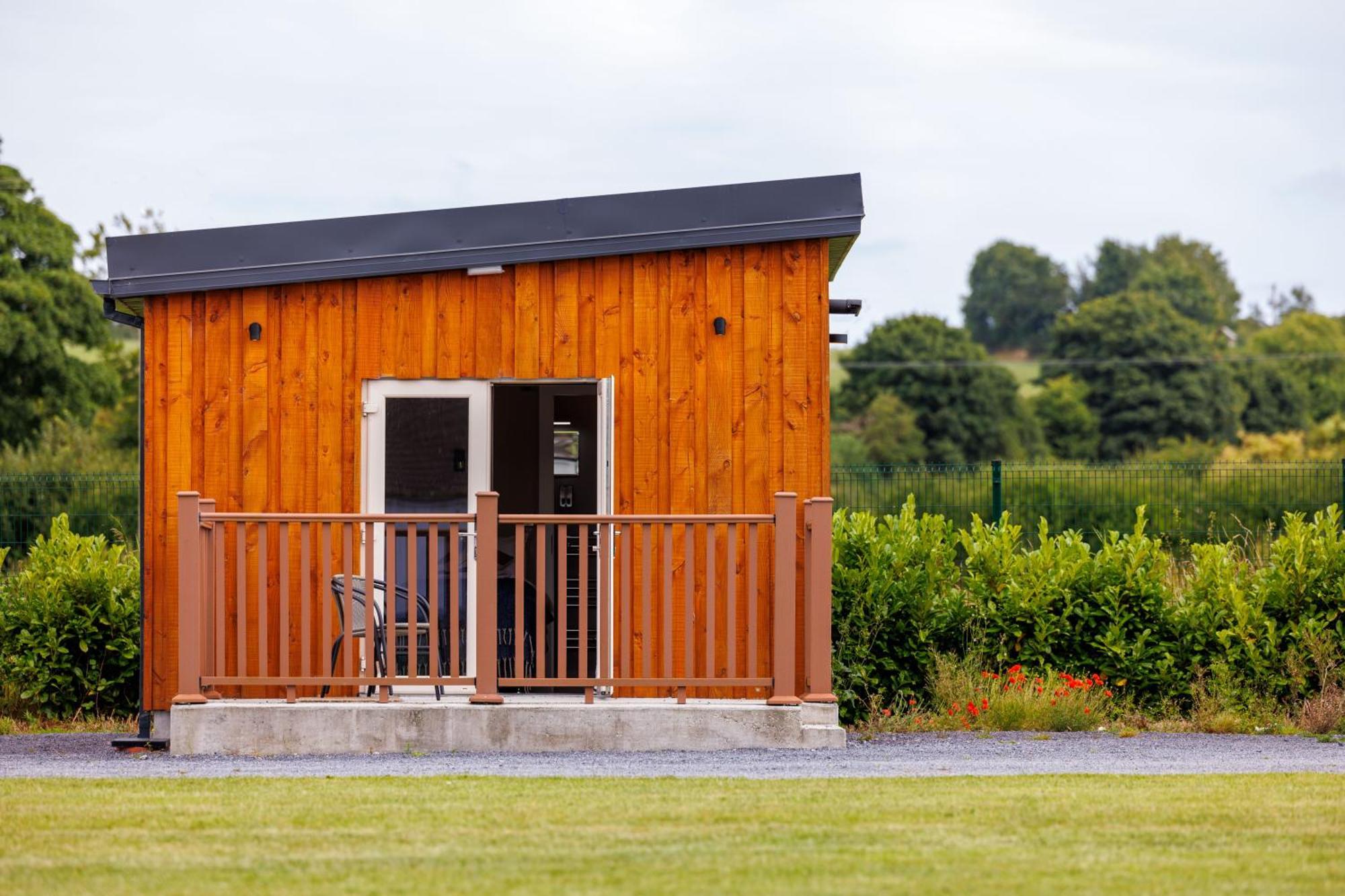 Stoneyford Luxurious Cabins Bagian luar foto